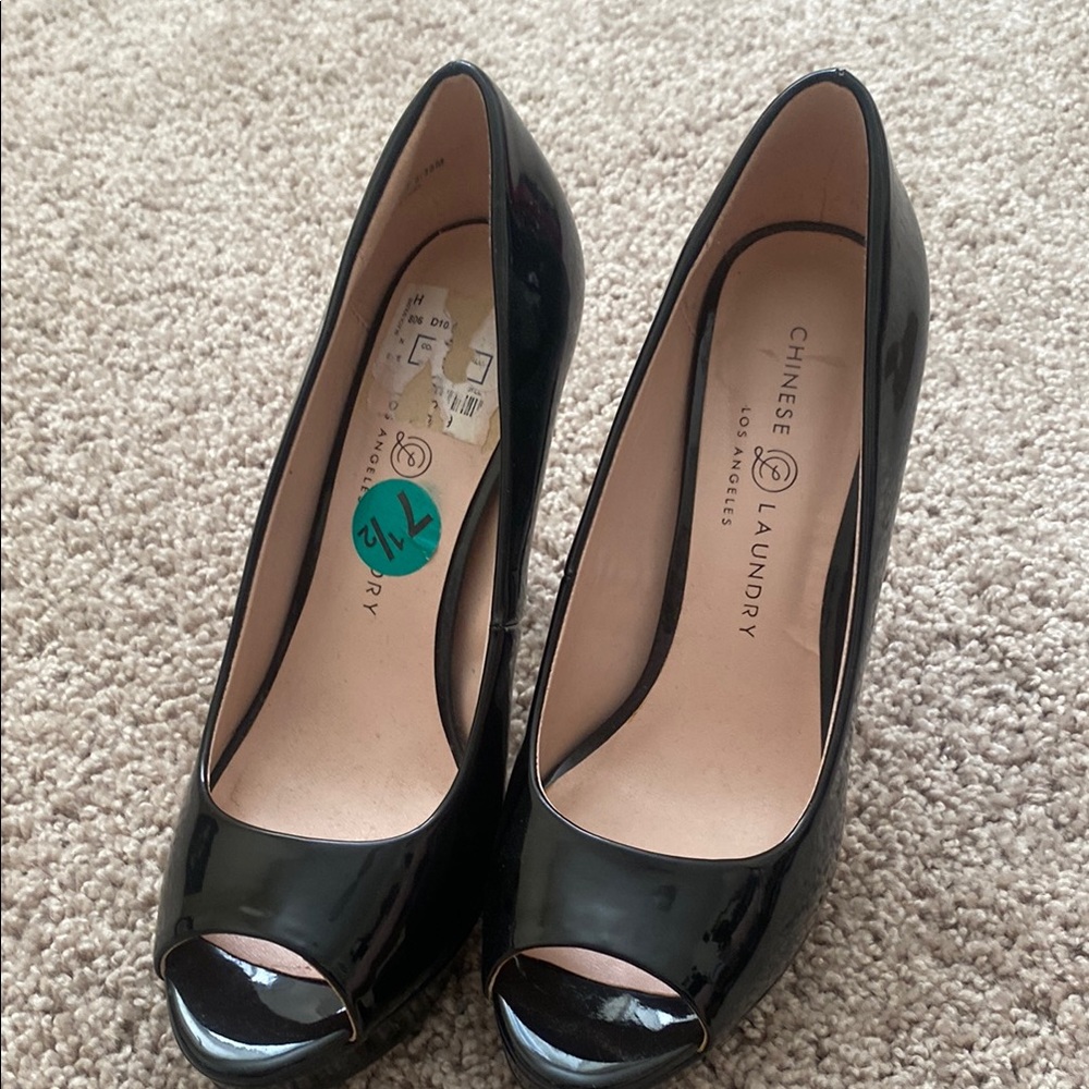 Chinese Laundry Black Patent Peep-Toe Platform Pumps